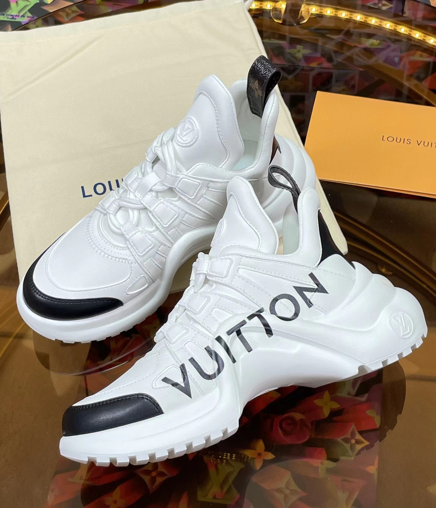 TOP Louis Vuitton LV L*V Archlight Sneakers 20SS - Black/Pink