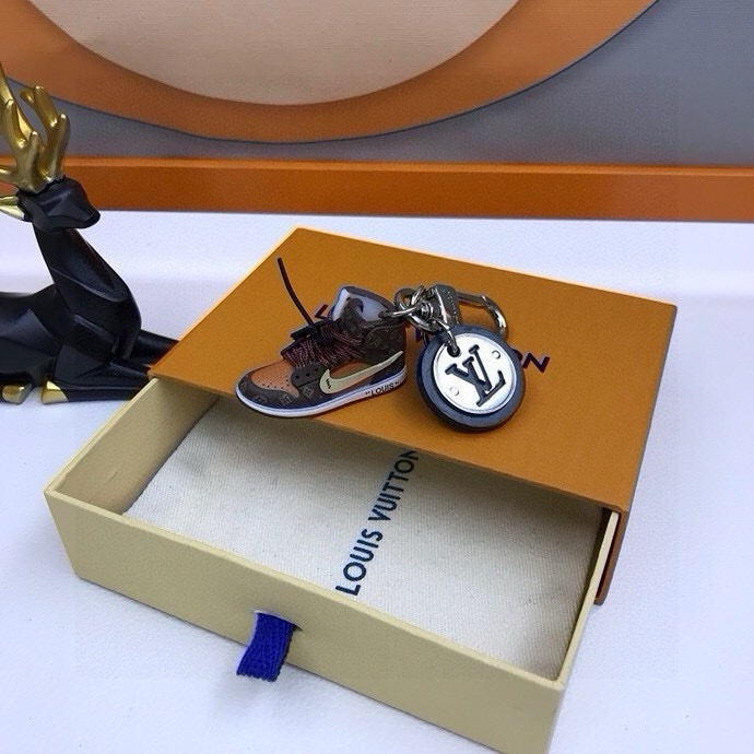TOP Louis Vuitton LV Mini Shoe Pendant - Monogram