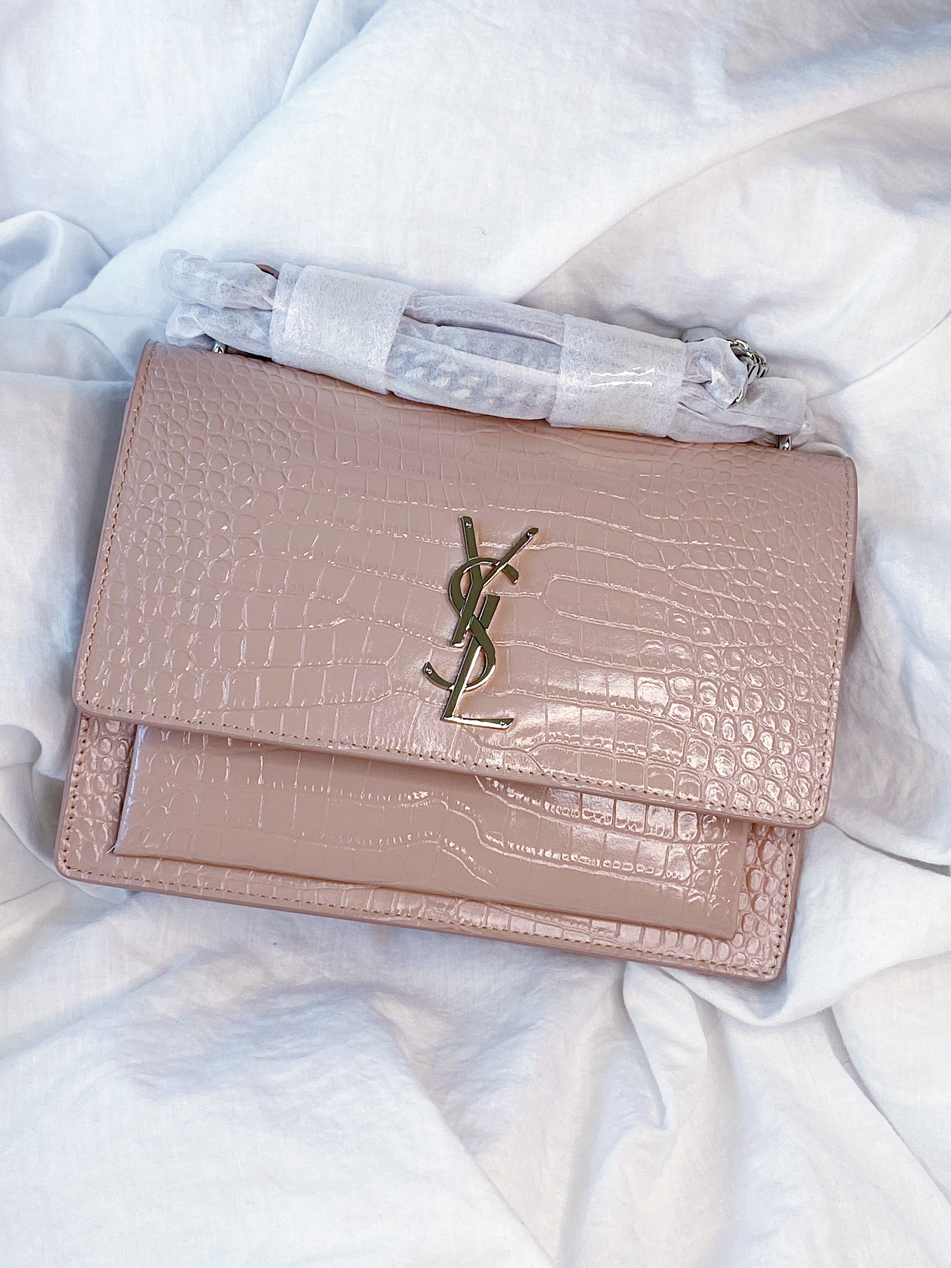 TOP Yves Saint Laurent YSL Pink Small Monogram Sunset Croc Embossed Leather Bag