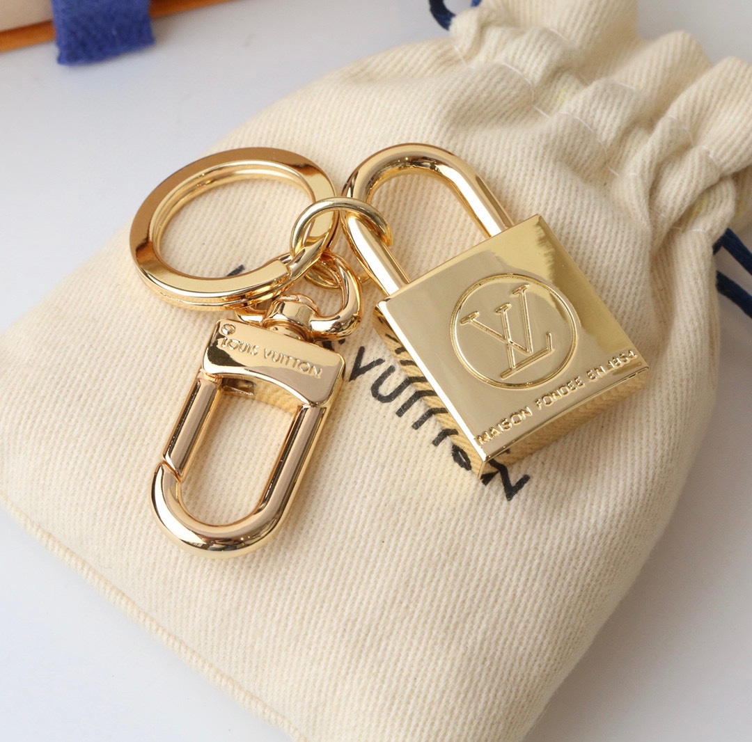 TOP Louis Vuitton LV  Key Chain-Gold