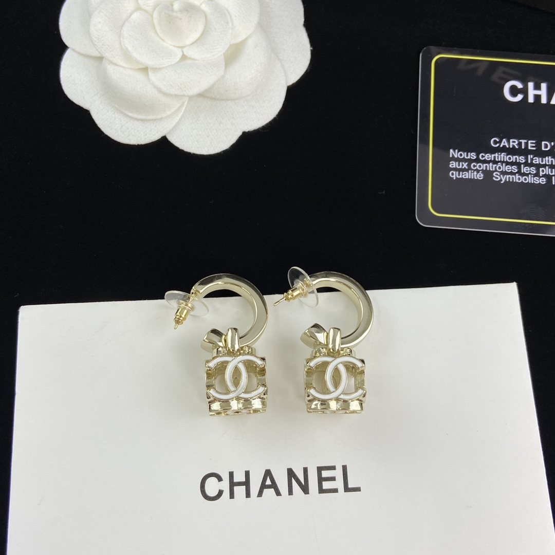 TOP CHANEL Necklace Bracelet Earrings Set