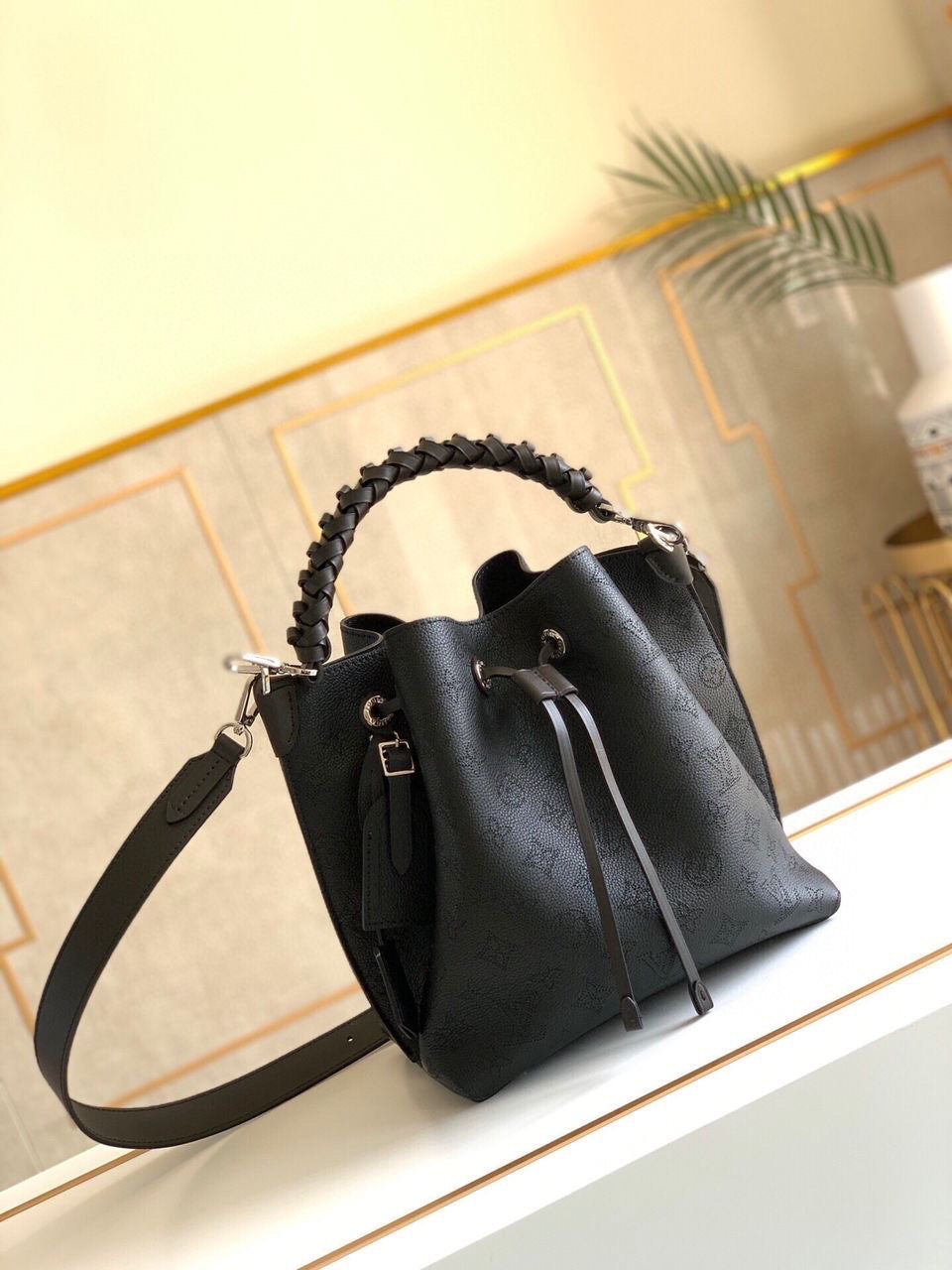 TOP Louis Vuitton LV  Leather Noe Bag 23×25.4×14.6CM- Black