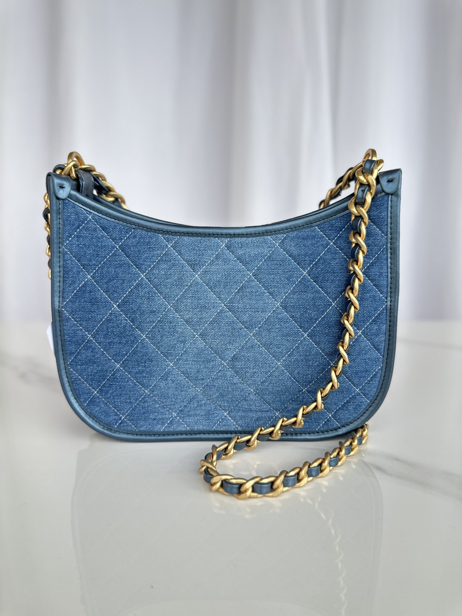 TOP CHANEL Hobo Bag 25x20x7.5cm - Denim