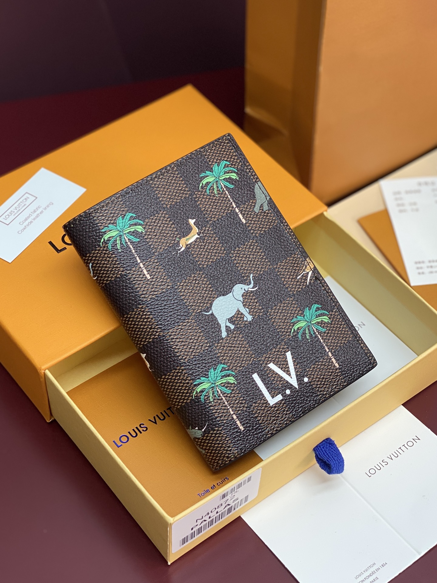 TOP Louis Vuitton LV X The Darjeeling Limited Passport Holder 14x2.5x10cm Damier Heritage - Brown