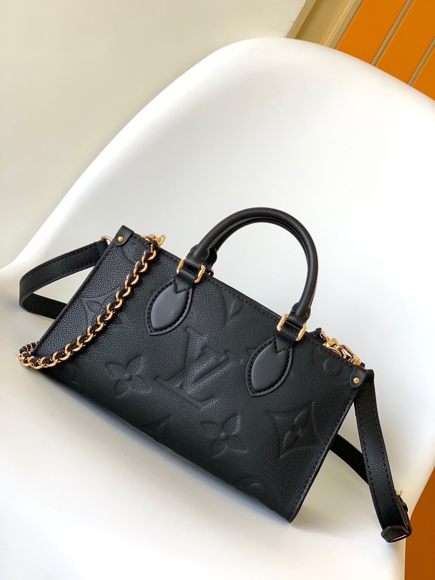 TOP Louis Vuitton LV On The Go Bag Cow Leather 25x13x10 cm- 3 Colour