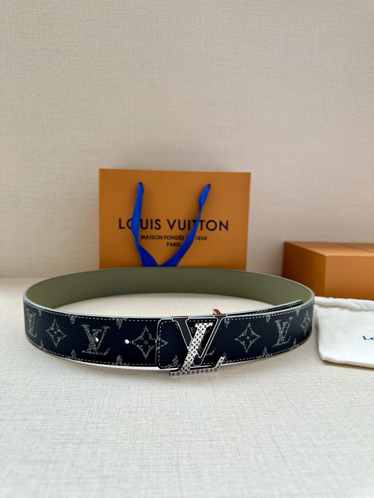 TOP Louis Vuitton LV Initiales Reversible Belt - 4.0CM