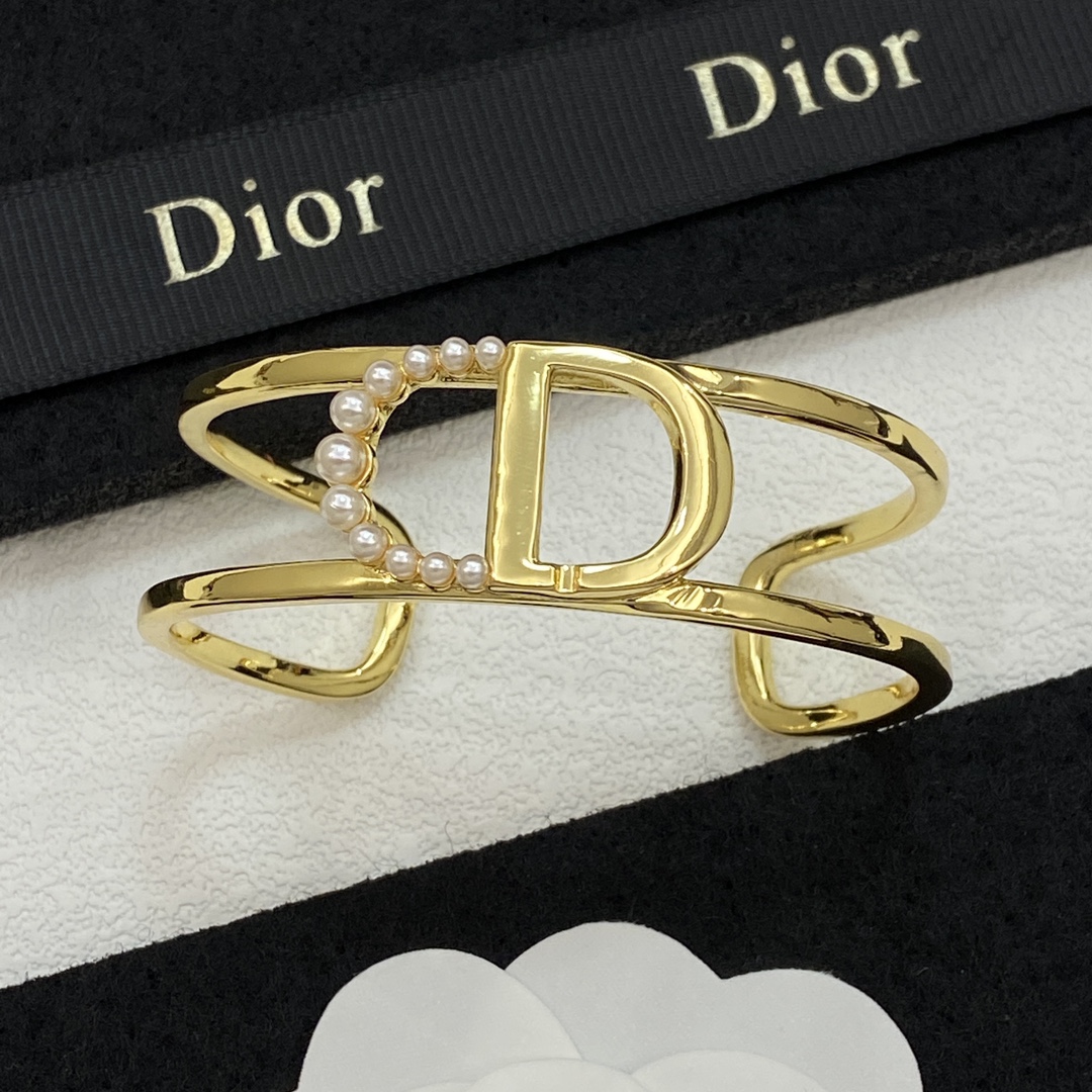 TOP Christian Dior Bracelet - 2 Colors