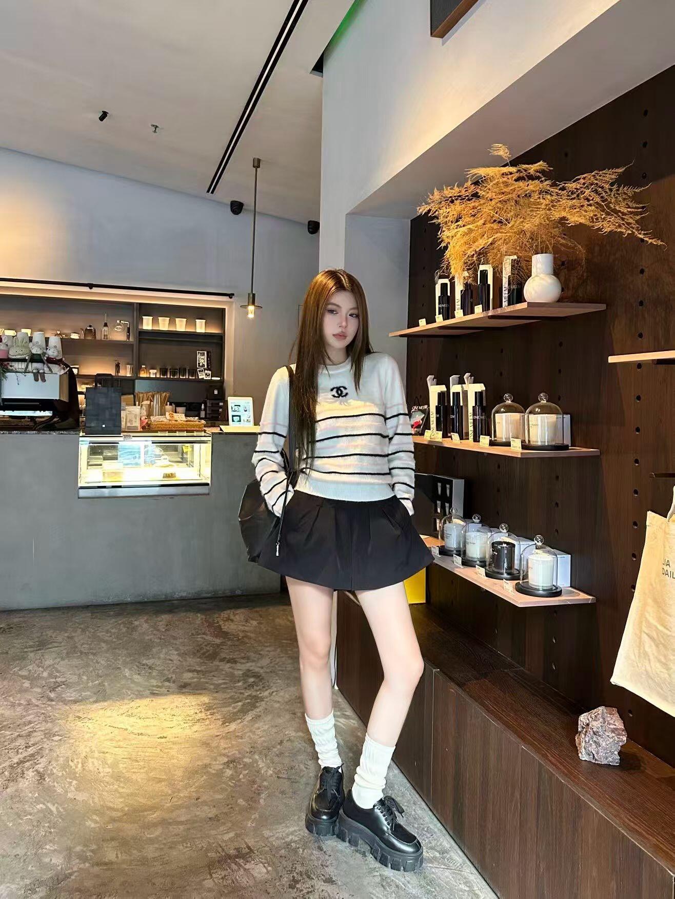 TOP CHANEL Sweater -  White