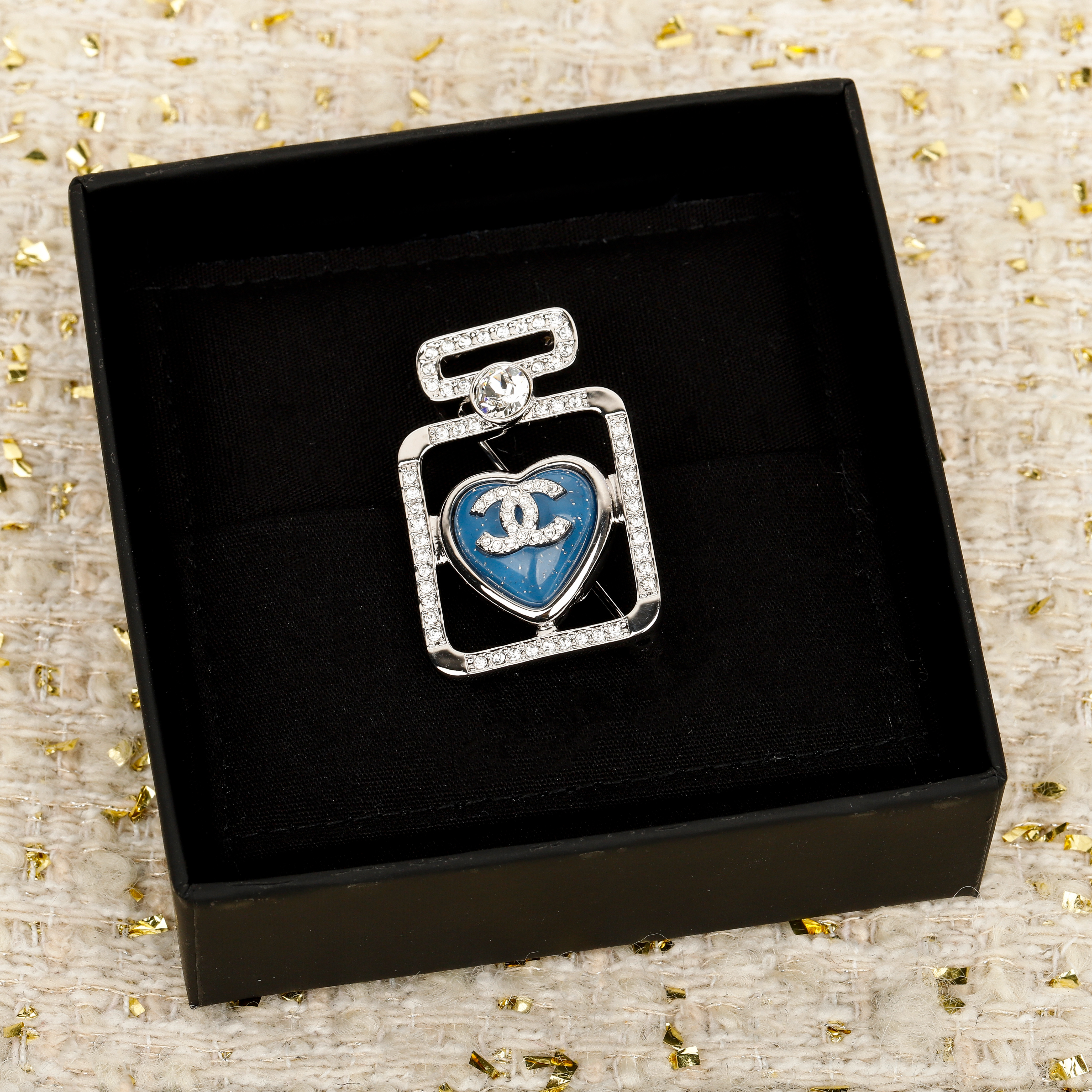 TOP CHANEL Brooch - Sliver