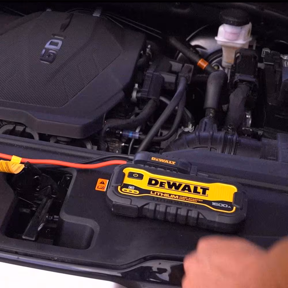 1600 Peak Amp Lithium Jump Starter with USB Power Bank