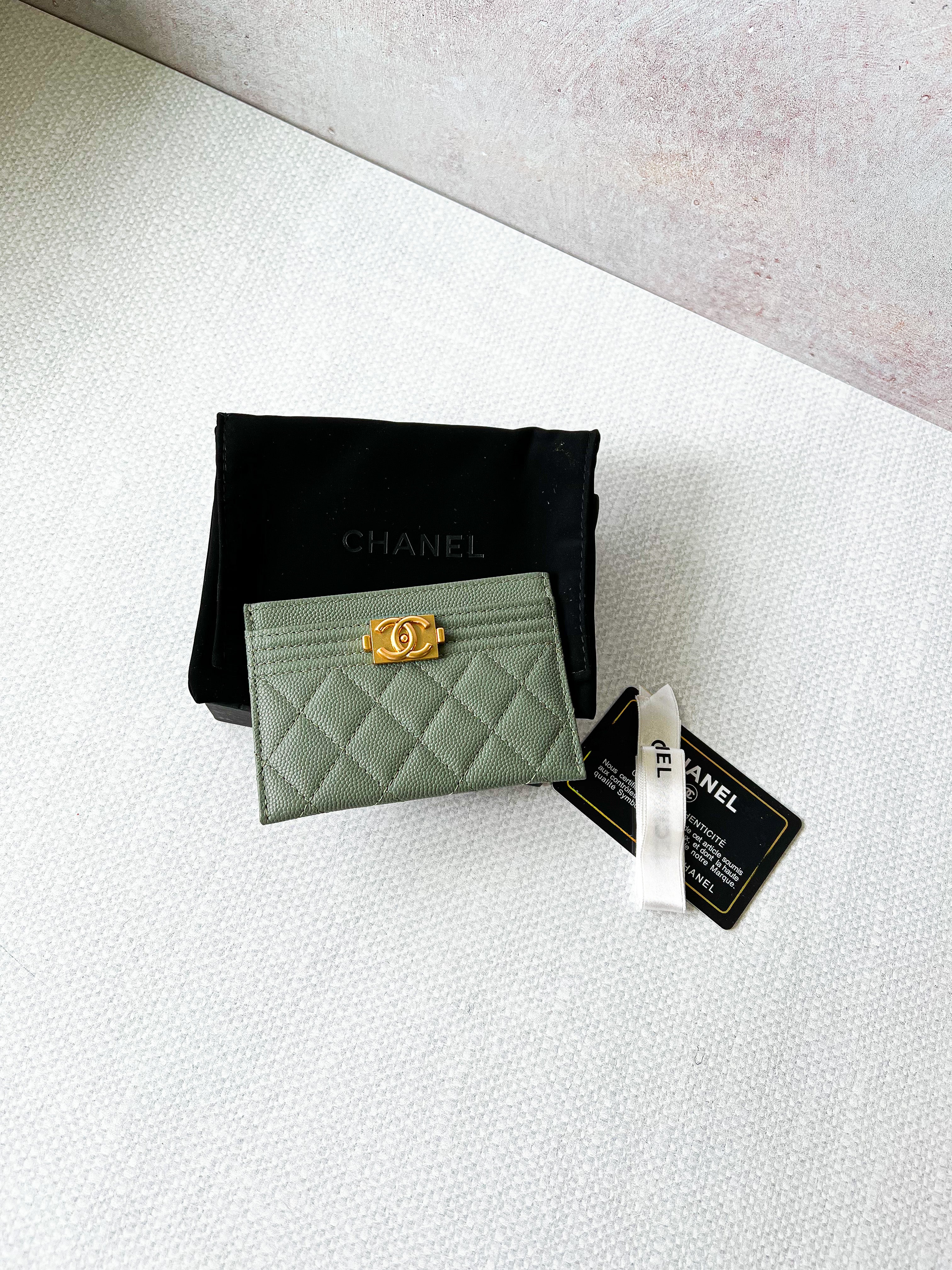 TOP CHANEL Le Boy Card Holder - Green