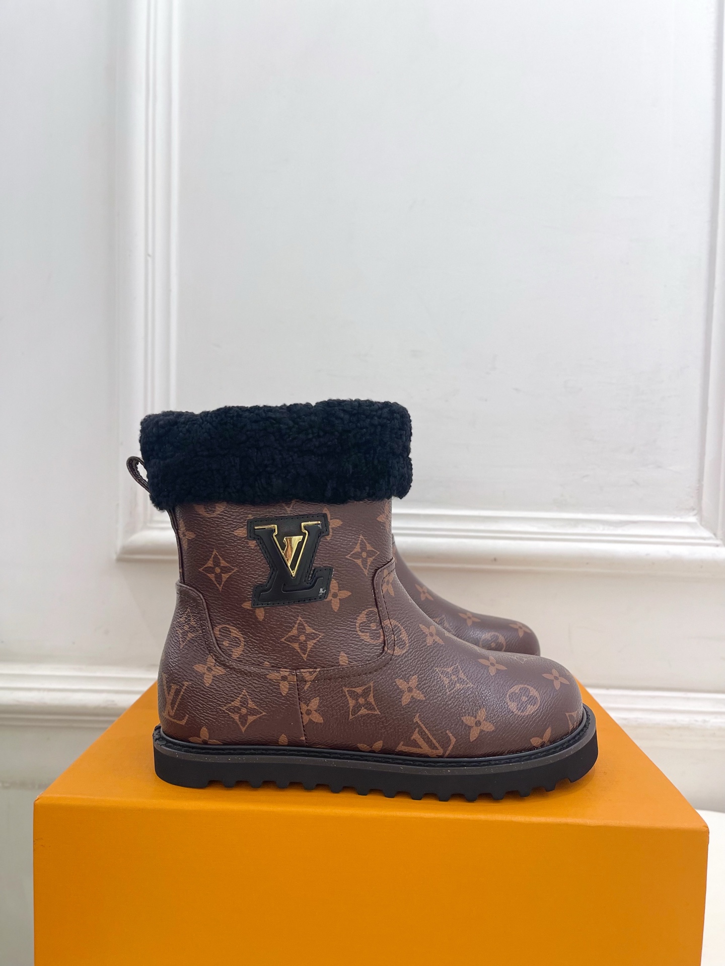 TOP Louis Vuitton LV Short Boots - Brown