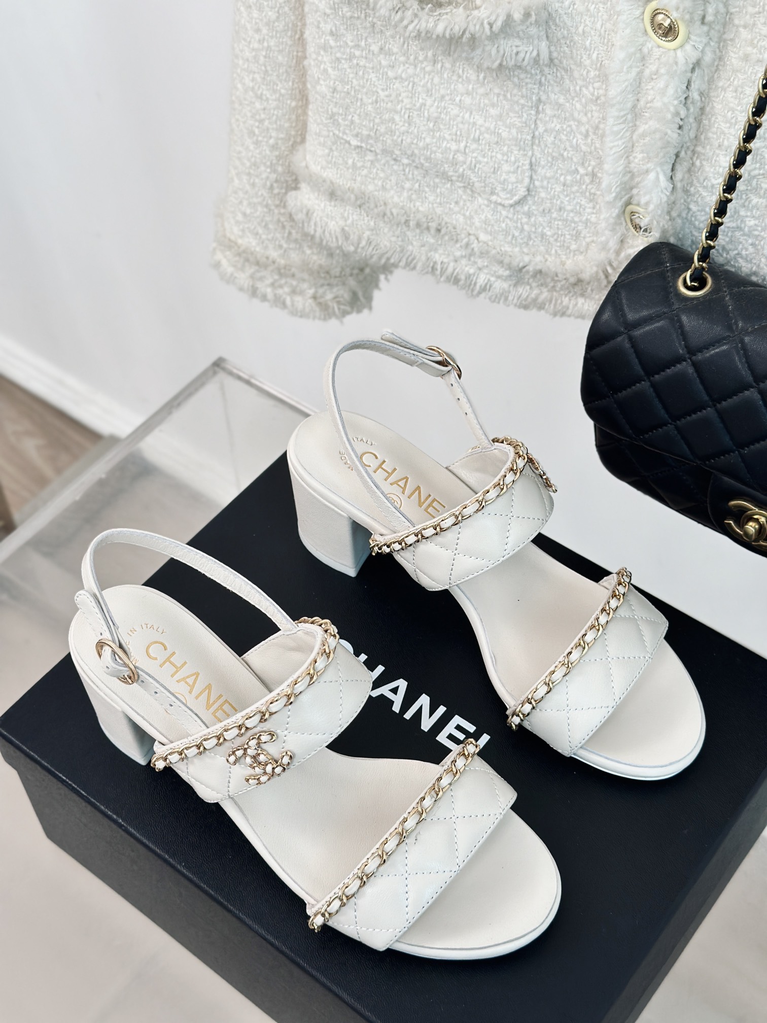 TOP CHANEL CC Chains Pumps - 3 Color