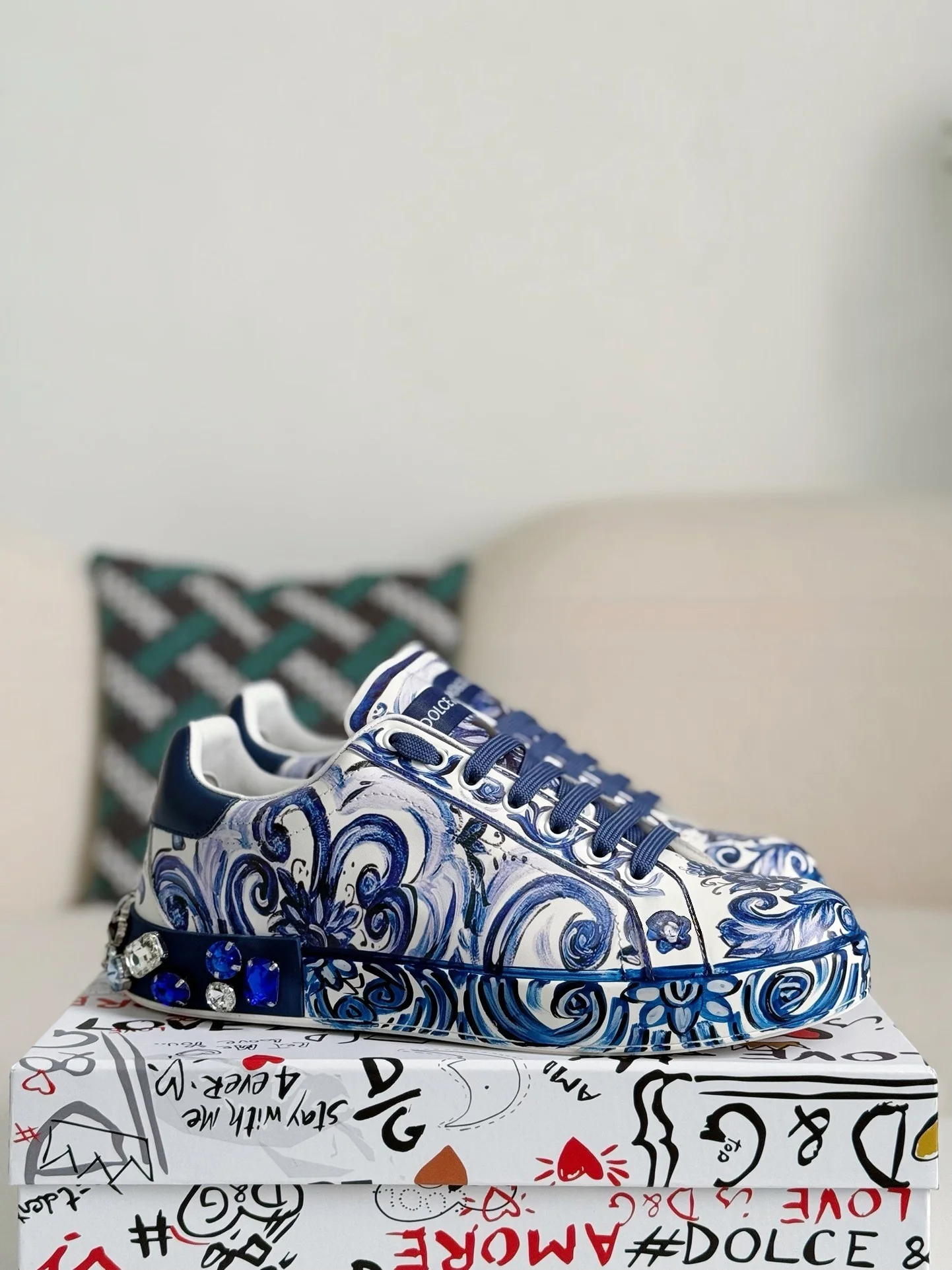 AAAShoes Blue And White Porcelain Floral Print Leather Sneakers Jewel Rhinestone Decor Low Top Casual Skate Shoes