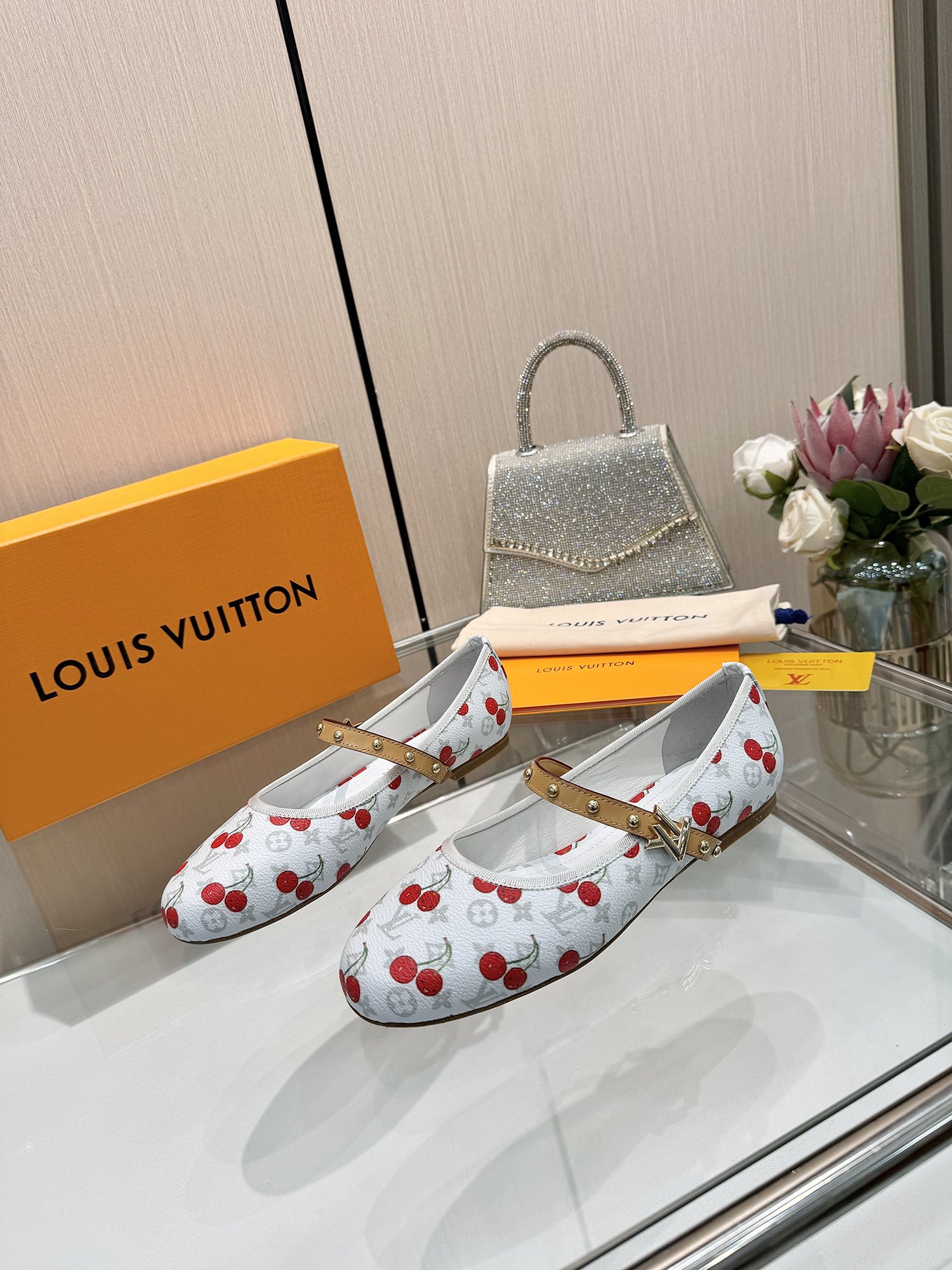 TOP Louis Vuitton LV Cherry Flats - 4 Colour