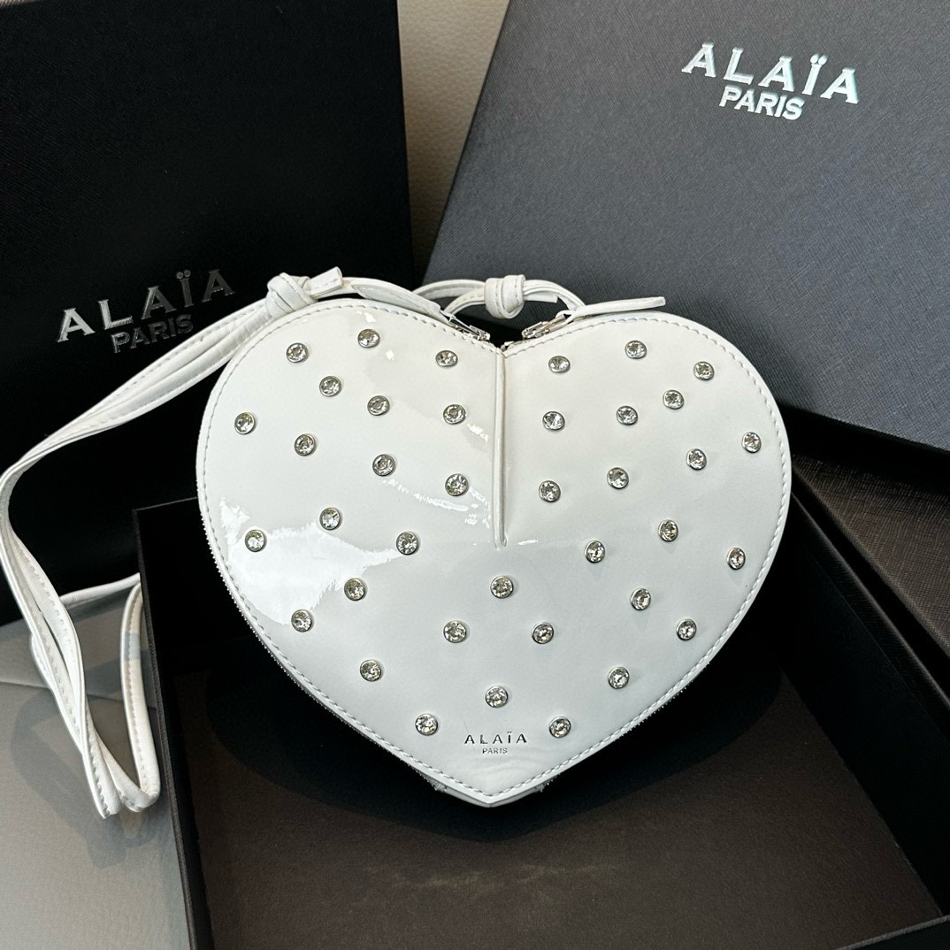 ALaia Diamond Heart Handbag (Replica)