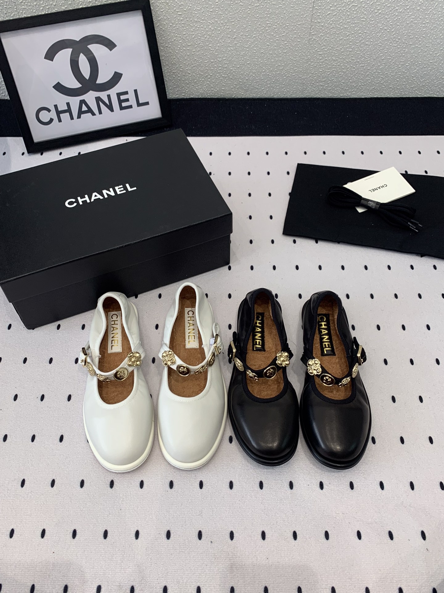 TOP CHANEL Flat Mary Janes - 2 Color