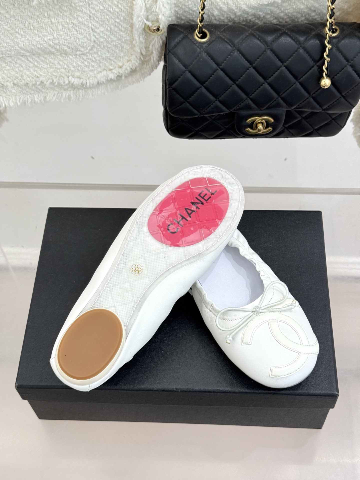 TOP CHANEL Flat Shoes with Bow - White