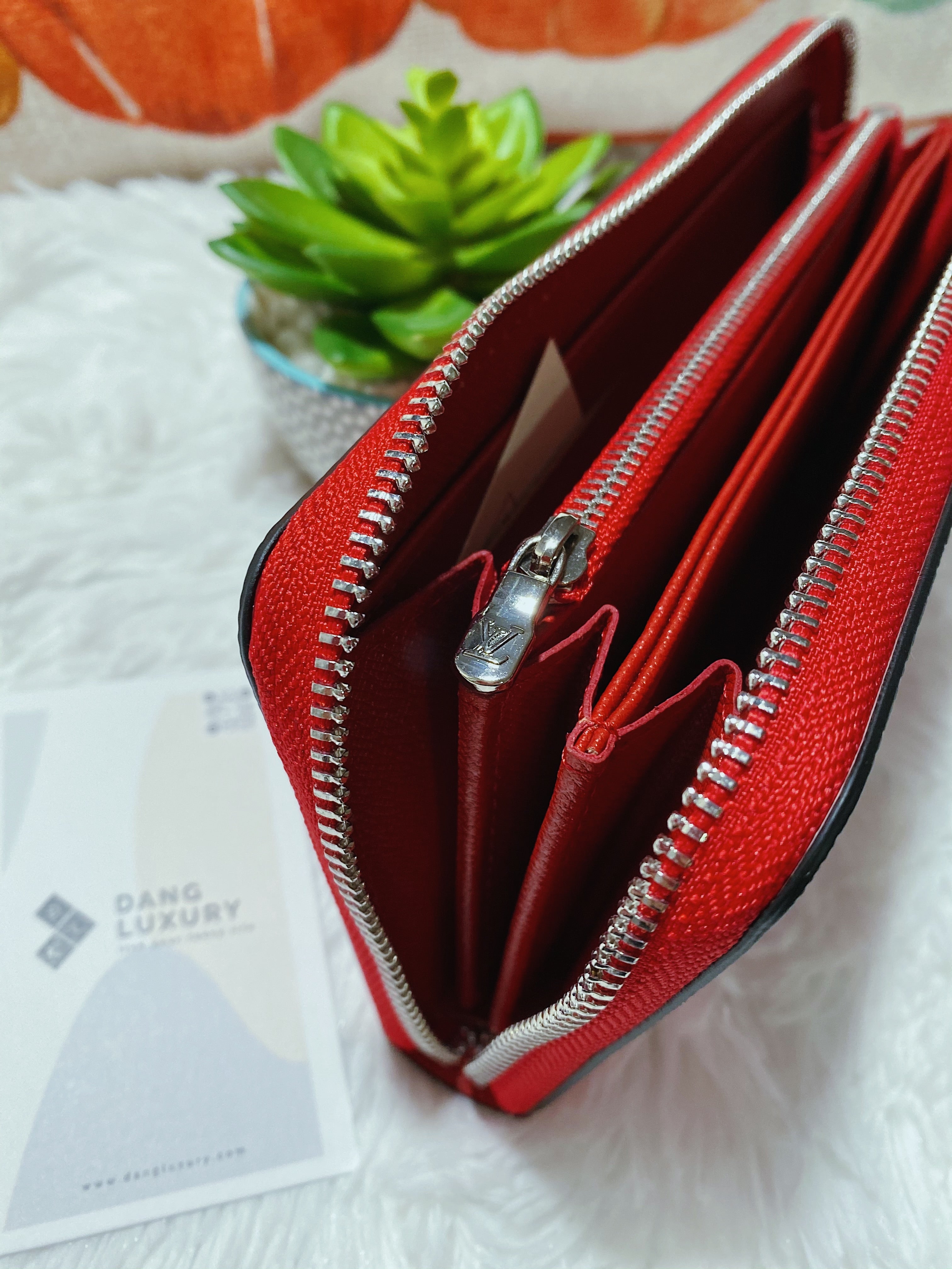 TOP Louis Vuitton LV LV Zippy Wallet LV Escale