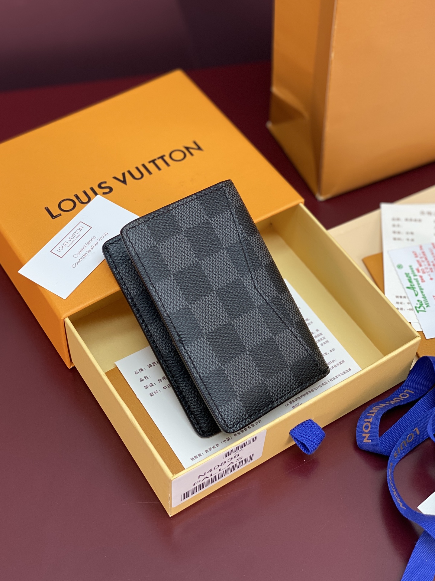 TOP Louis Vuitton LV  Card Holder Cowhide 11x8cm - Black