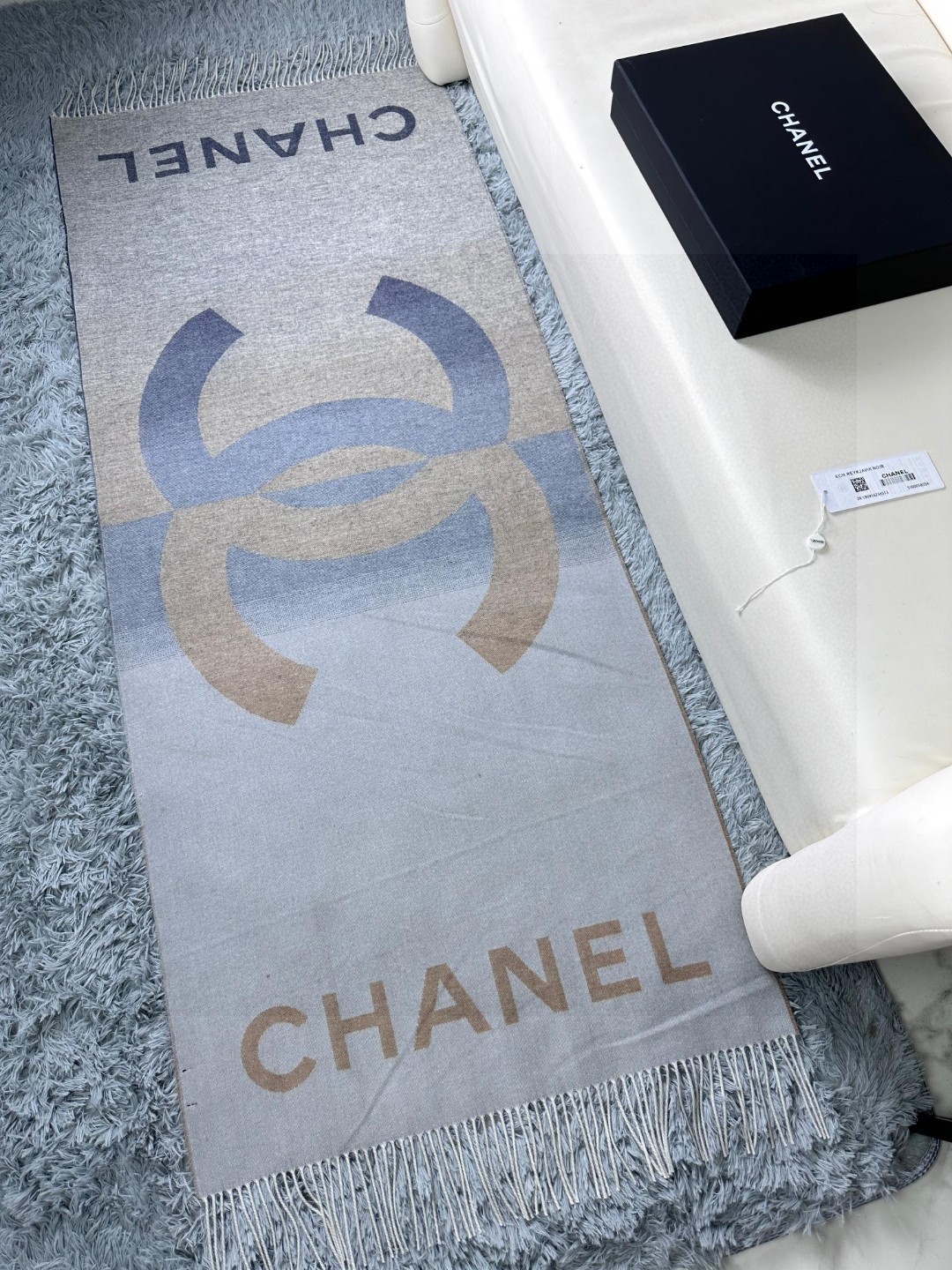 TOP CHANEL Cashmere Scarf 70 x 180 cm