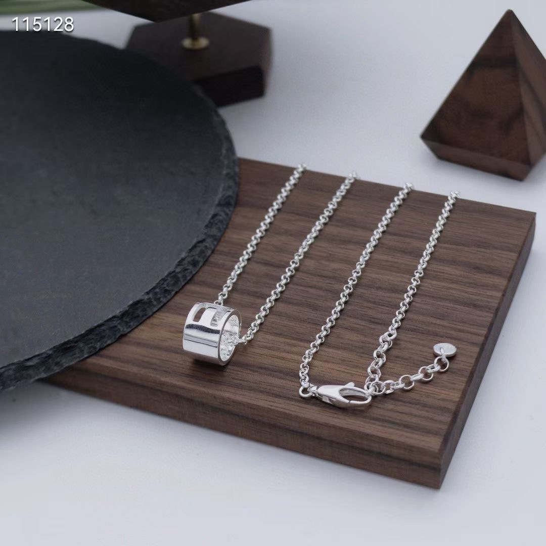TOPGUCCI Classic Hollow Cylinder Pendant Necklace