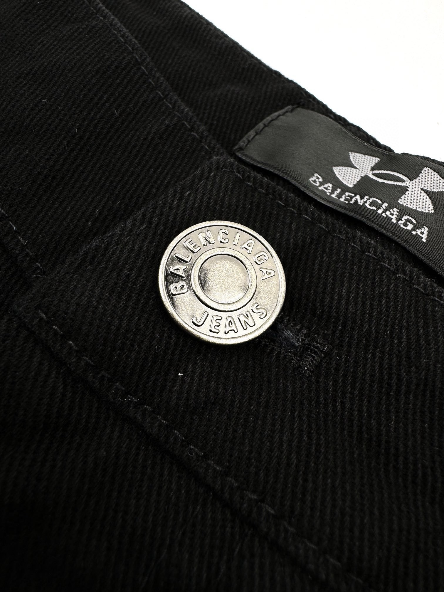 Balenciaga x Under Armour 刺绣长裤
