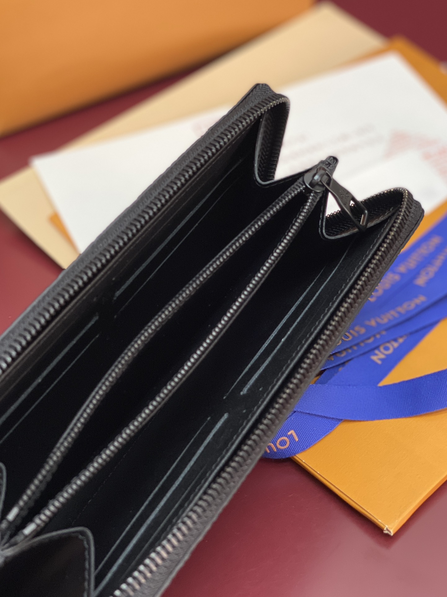 TOP Louis Vuitton LV Zippy Wallet Monogram Eclipse 21x10x2.5cm - Black