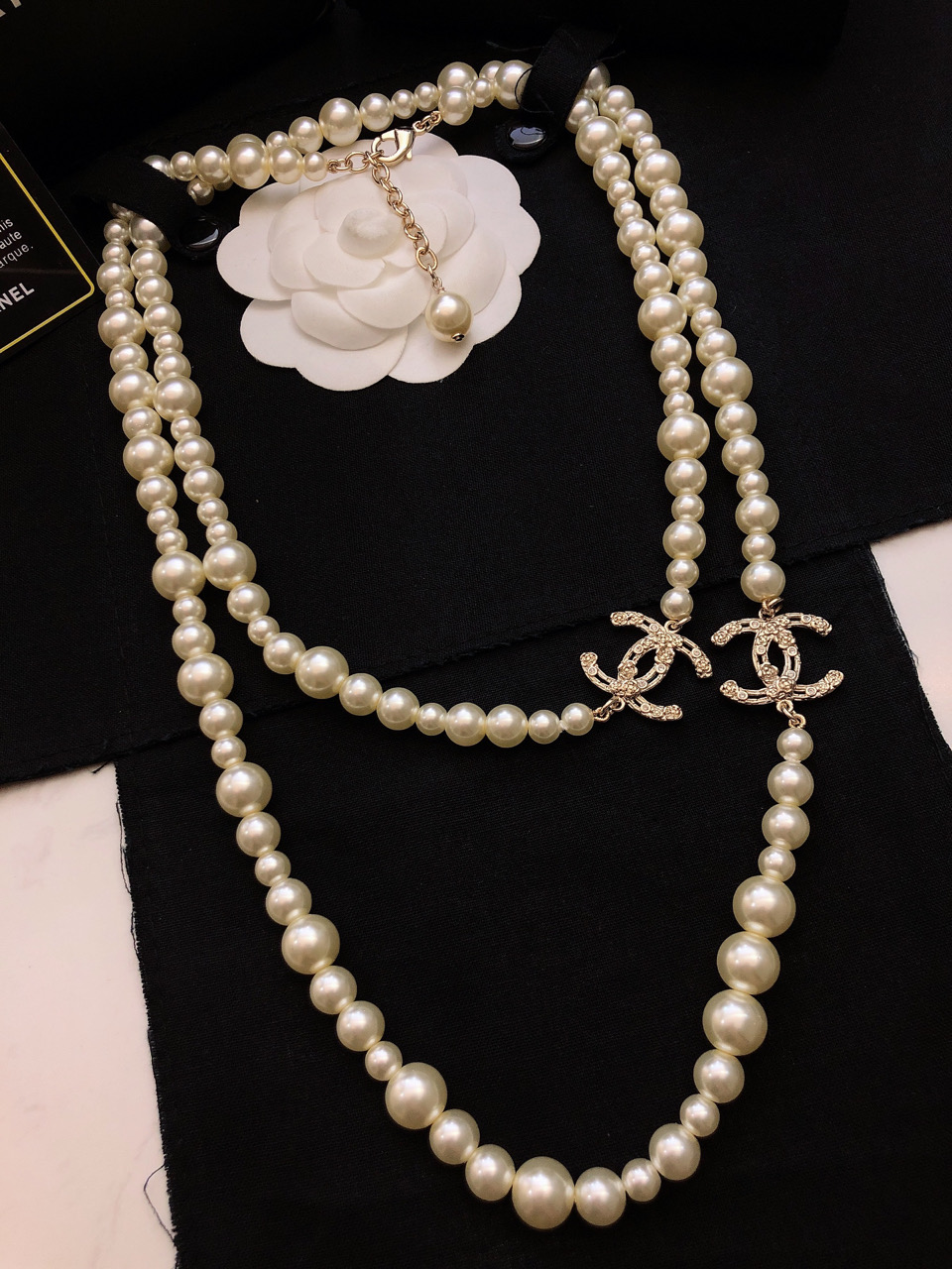 TOP CHANEL Classic Pearl Necklace