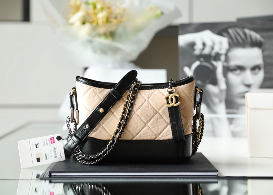 TOP CHANEL Gabrielle Hobo Bag 2 Tones 20cm - Beige and Black