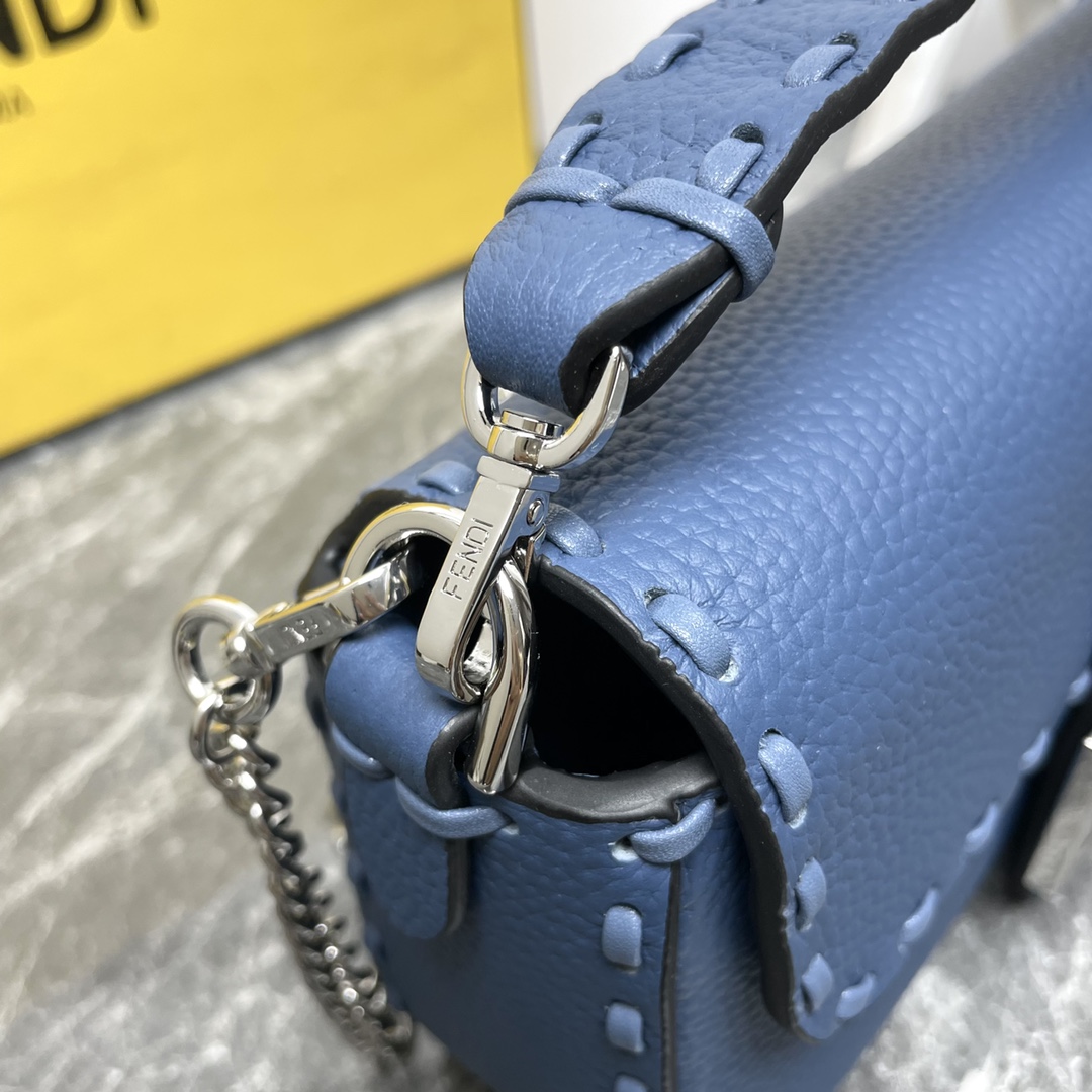 TOP FENDI Baguette Bag 19.5x4.5x13cm - Blue&SHW