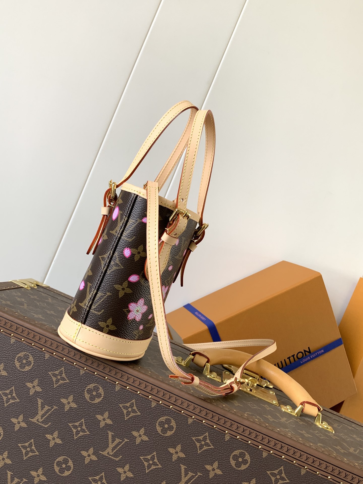 TOP Louis Vuitton LV Nano Bucket Bag with Cherry Blossom Pattern 13 x 17 x 9cm - Brown