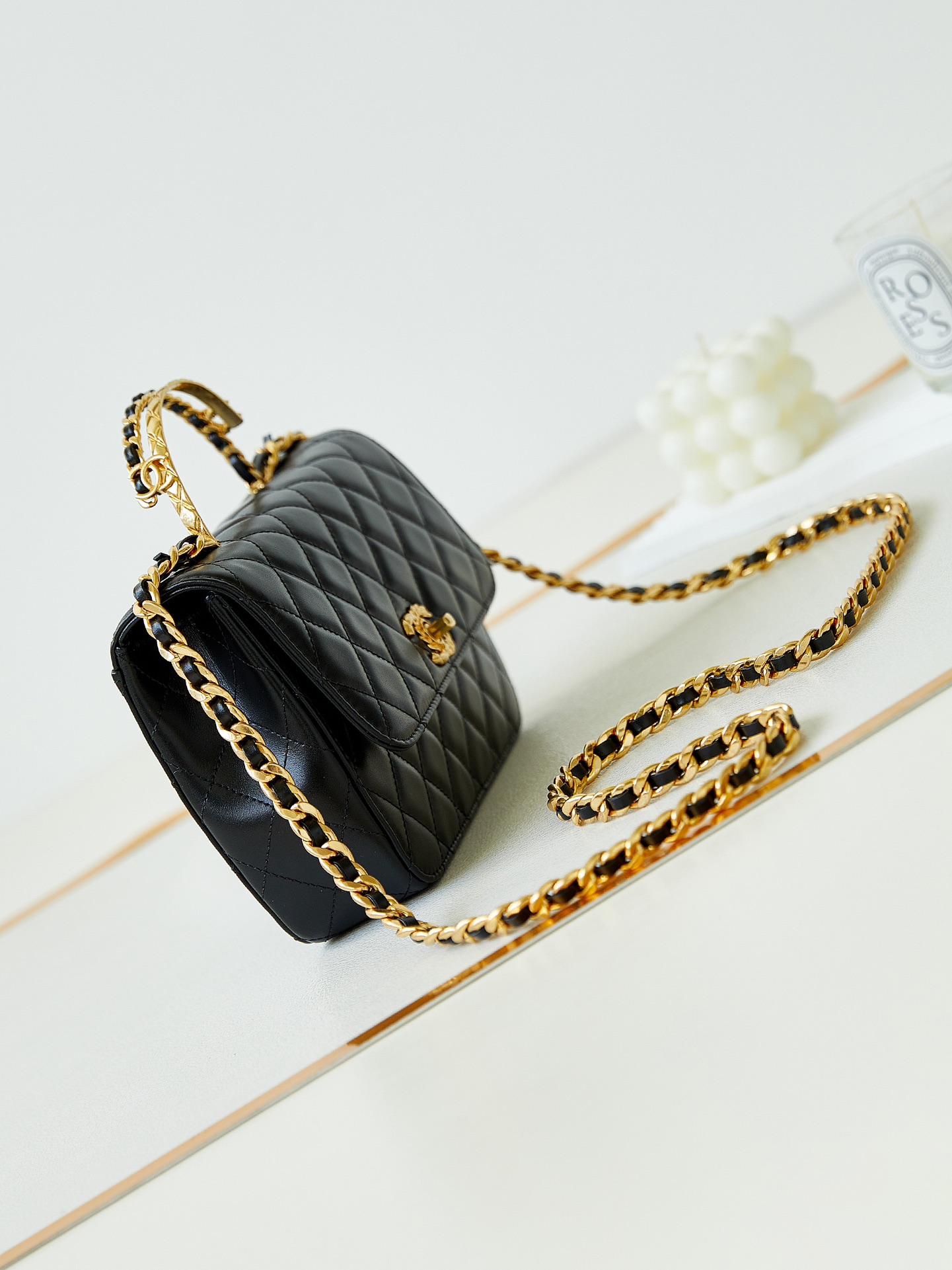 TOP CHANEL Black Gold Handle Chain Bag 14×20.5×5CM - Black & GHW