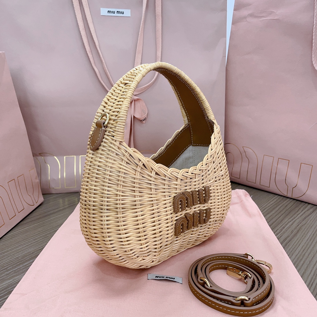 TOP Miu Miu Cabbage Bag Woven with Leather Logo 20 X17 X6cm - 2 Color