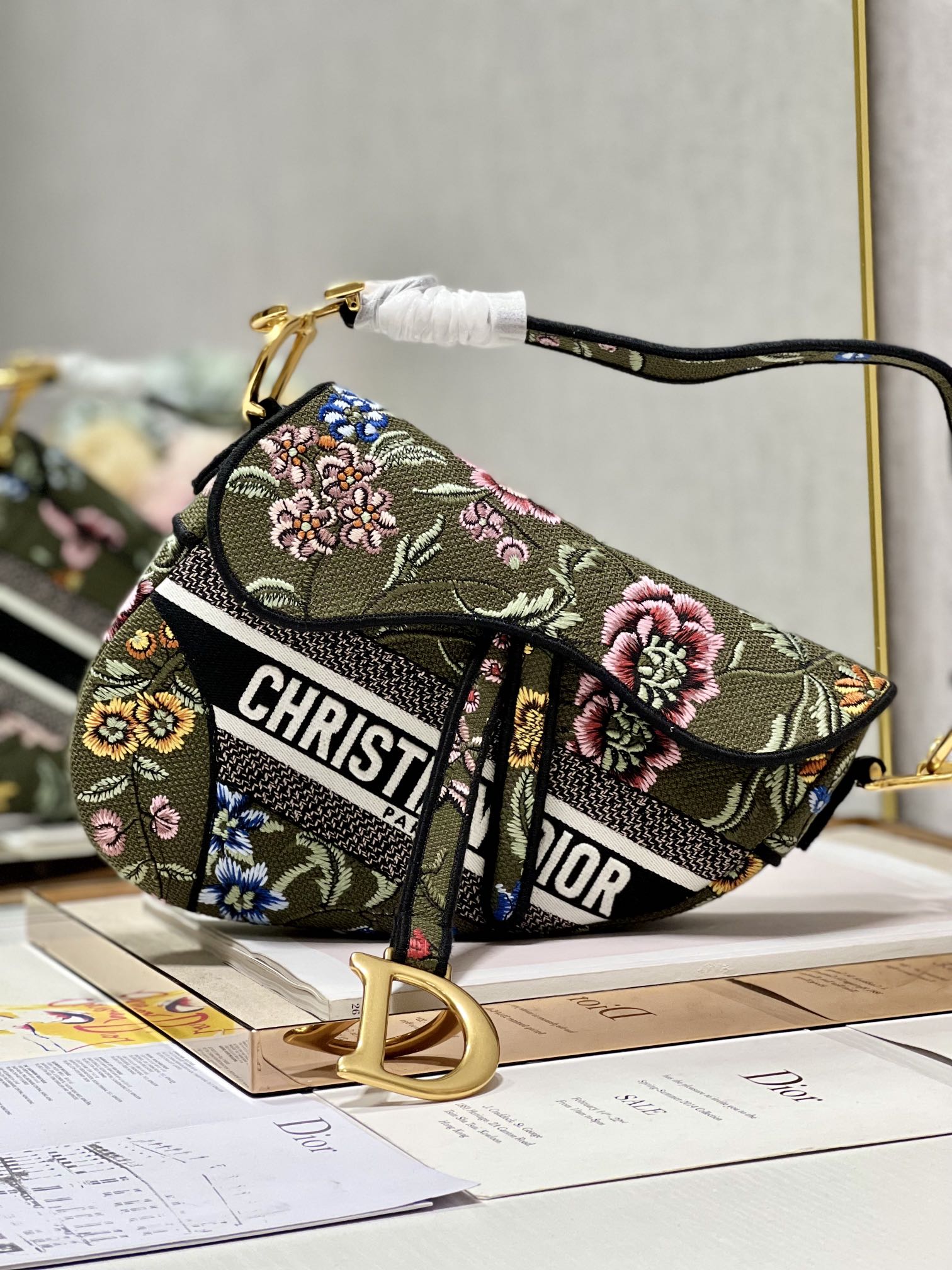 TOP Christian Dior Saddle Bag 25 cm - Flowers Green