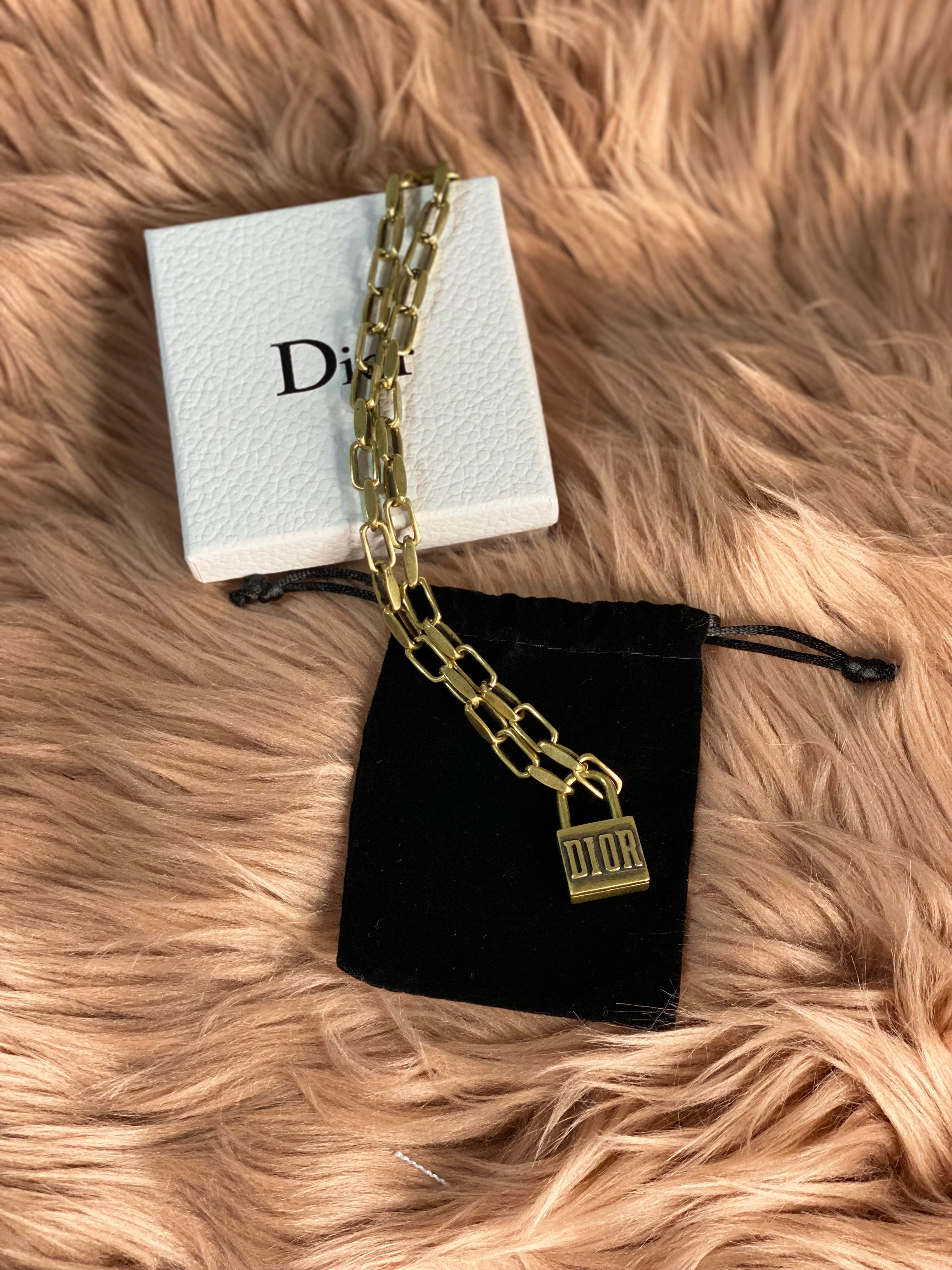 TOP Christian Dior Vintage Lock Necklace