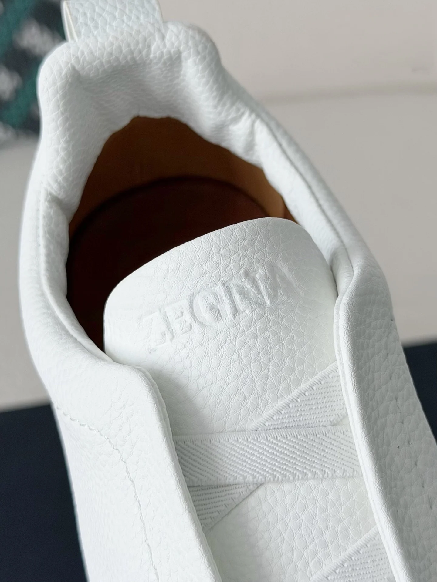 Men White Pebbled Leather Slip‑On Sneakers Elastic Band Low Top Casual Flat White Shoes