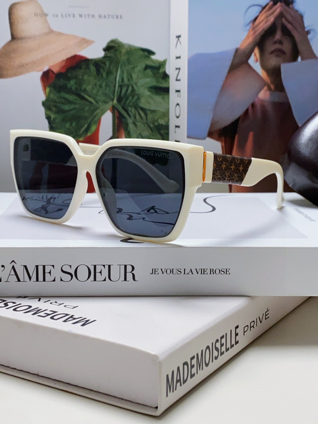 TOP Louis Vuitton LV Sunglasses - 3 Color