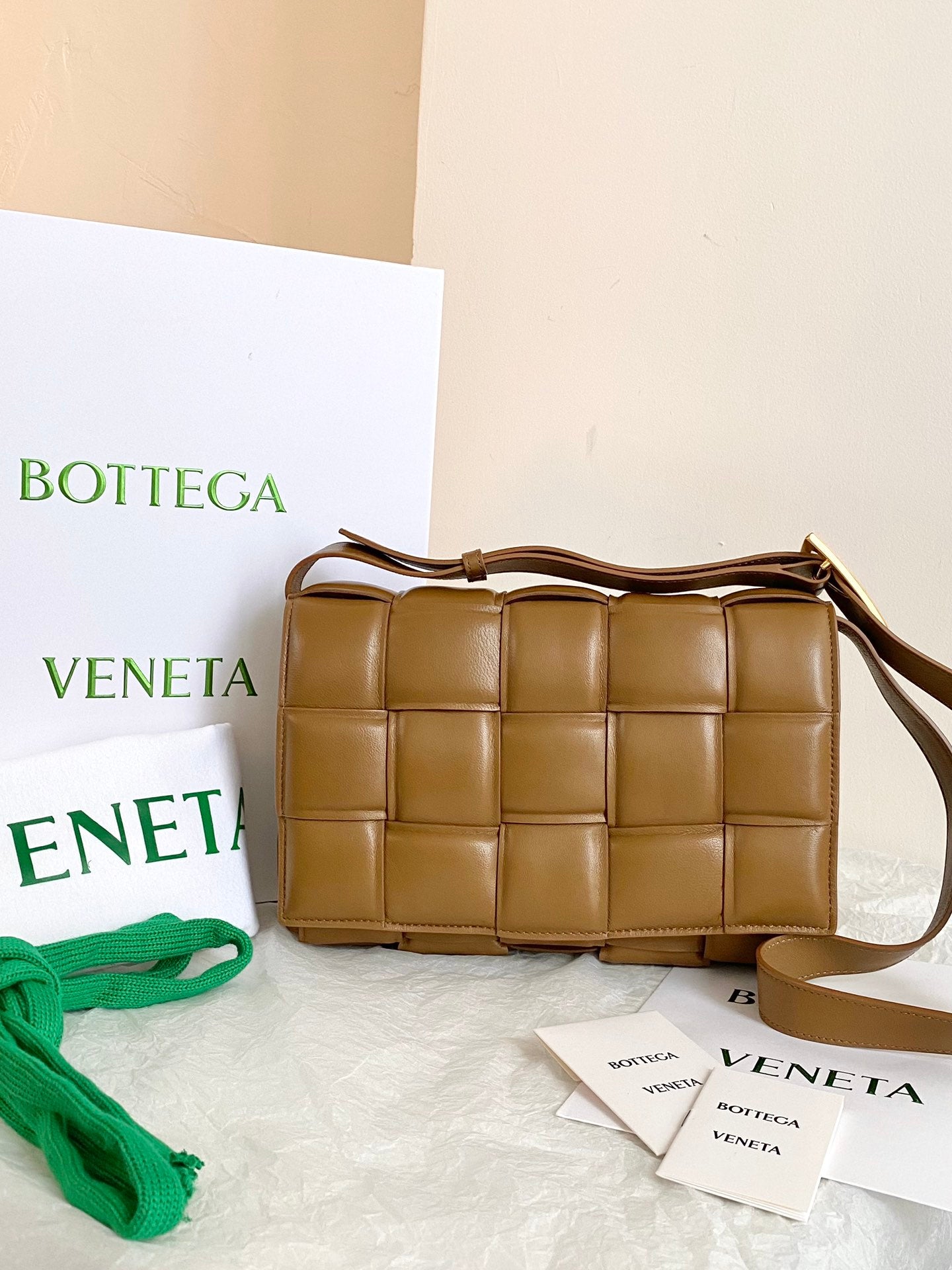 TOP Bottega Veneta BV  Paddle Cassette Bag - Caramel