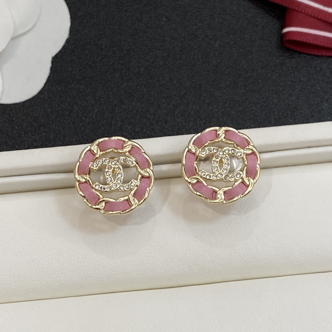 TOP CHANEL CC  Earrings- Gold