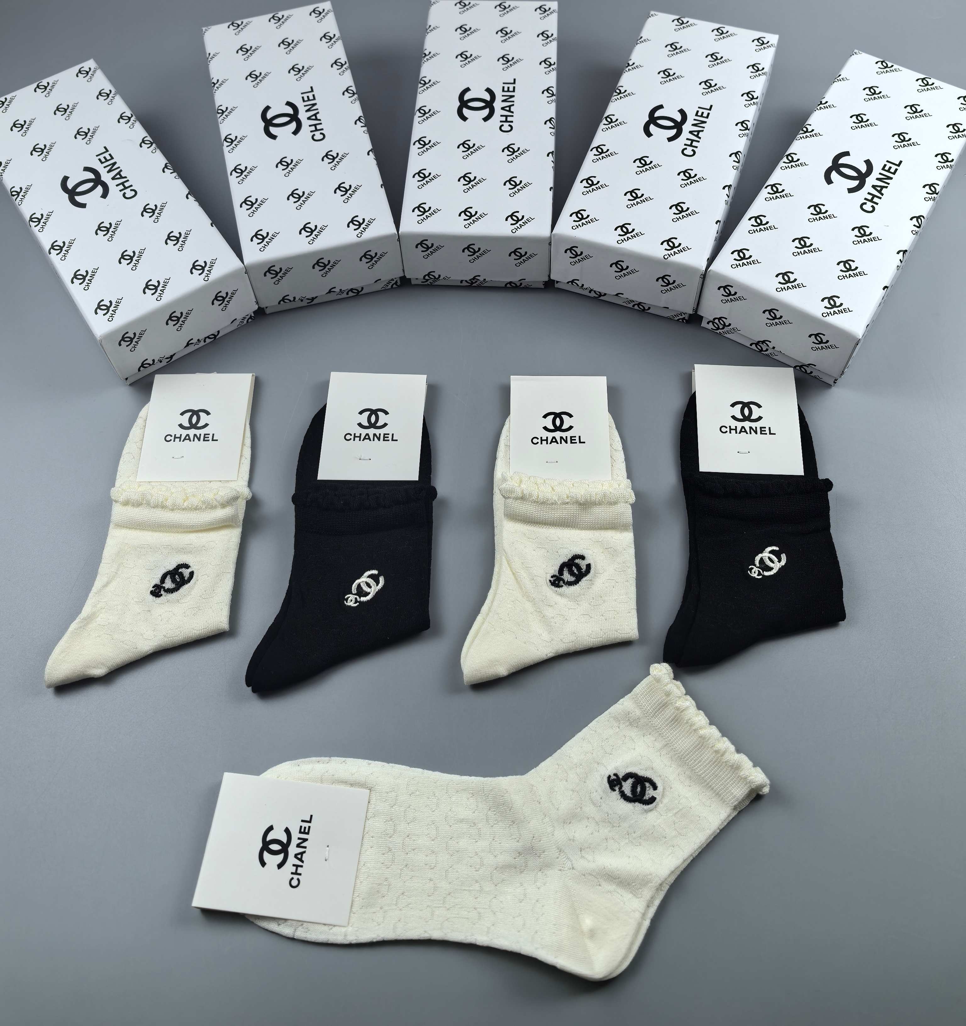 TOP CHANEL Socks - 5 Pieces as a Set