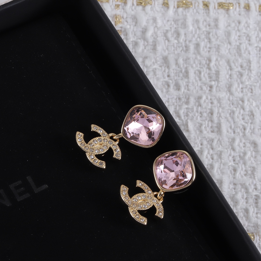 TOP CHANEL Pink CC Earrings