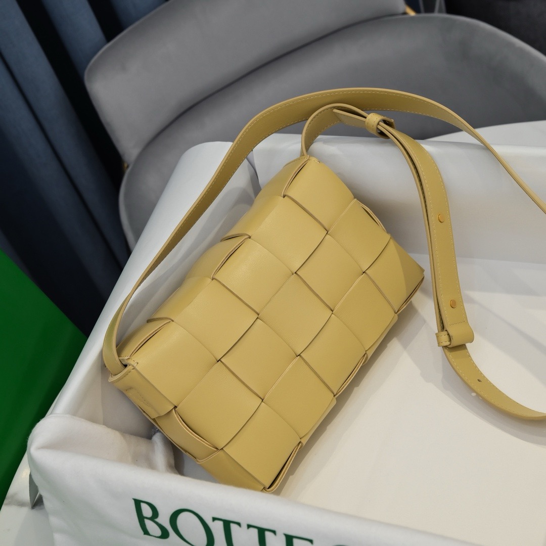 Bottega Veneta BV Small Brick Cassette Shoulder Bag (Replica)