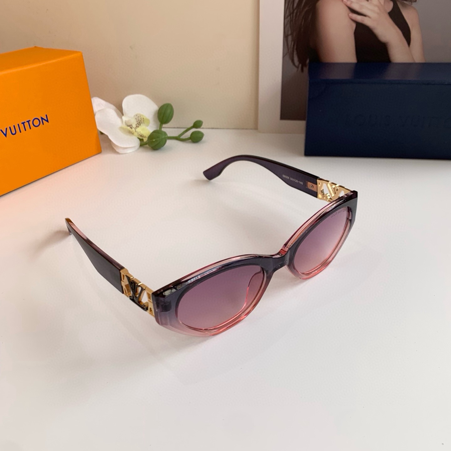 TOP Louis Vuitton LV Sunglasses - 3 Colors