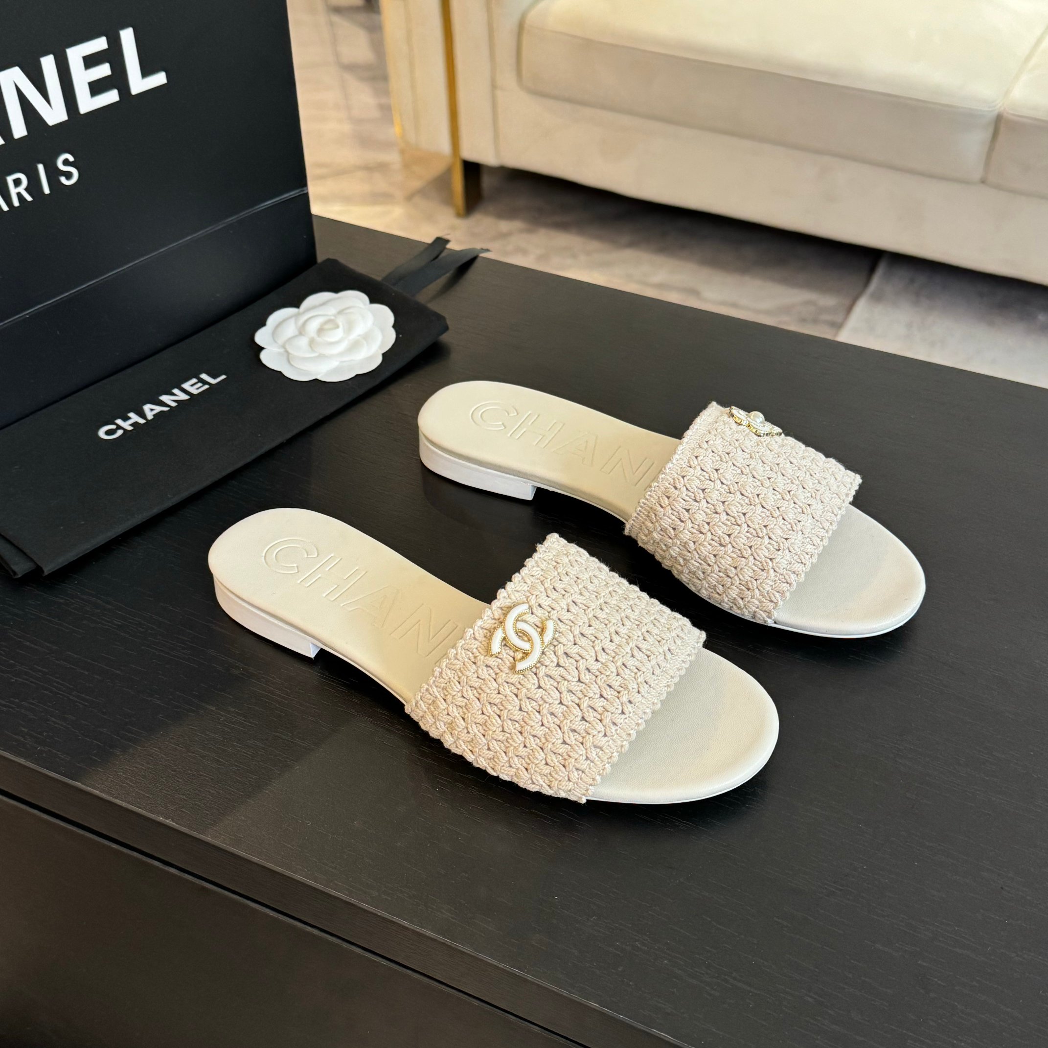 TOP CHANEL Slippers - 2 Colors