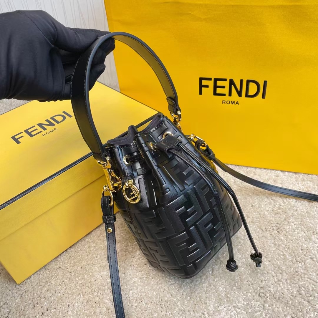 TOP FENDI Mon Tresor Bucket Bags - Black