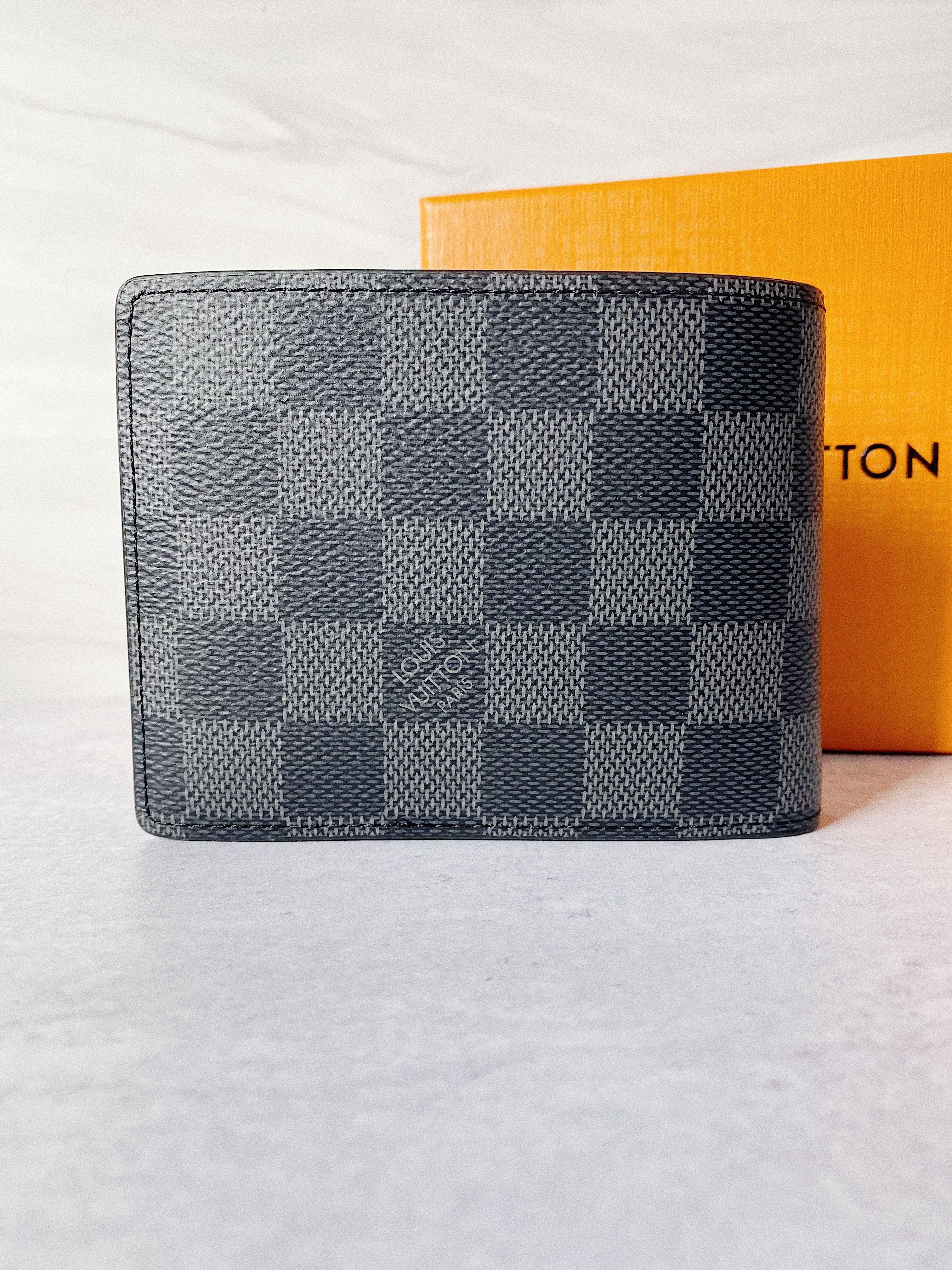 TOP Louis Vuitton LV L*uis V*itton Damier Ebene Marco Wallet - Black