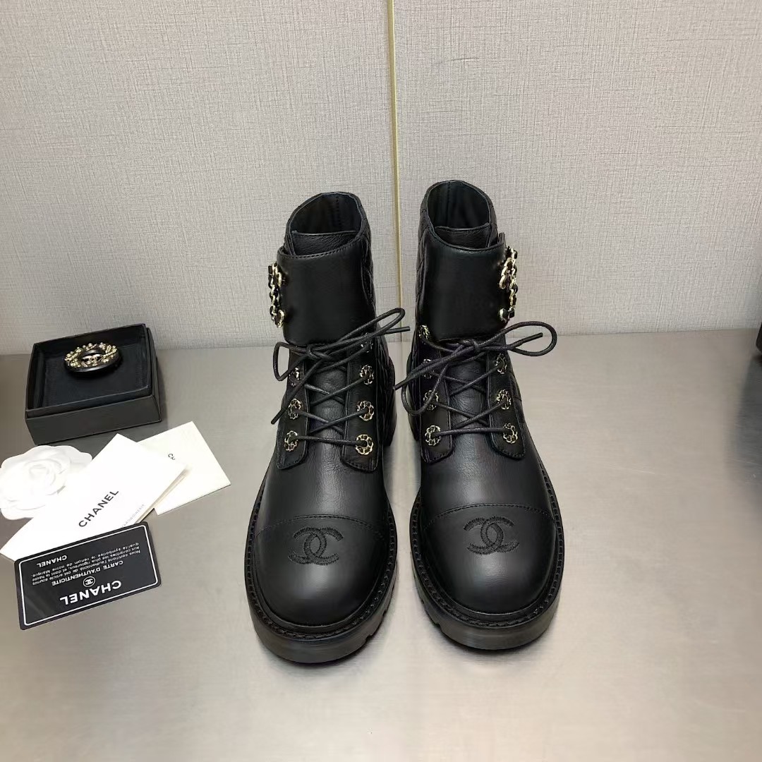 TOP CHANEL Boots - Black