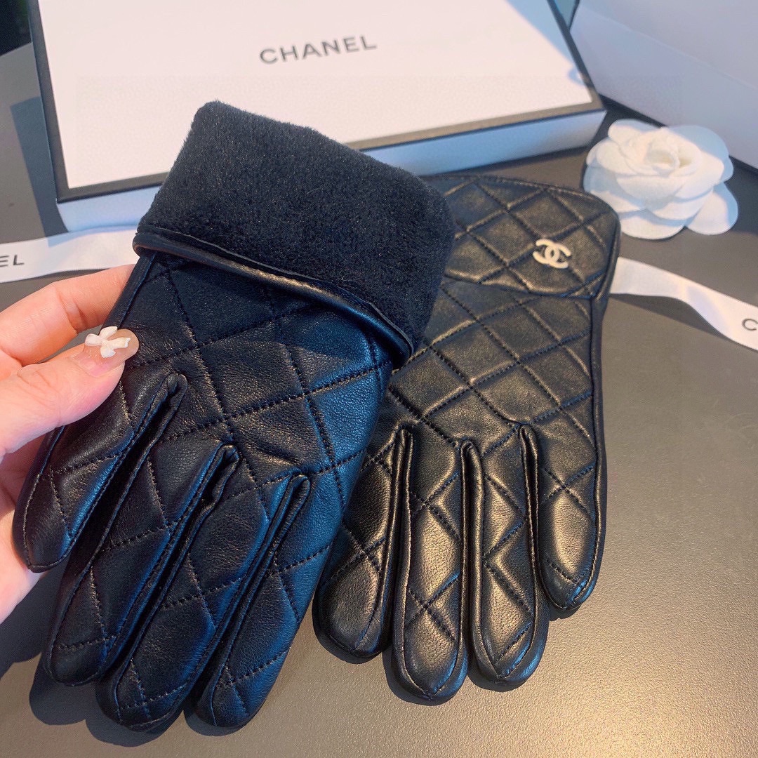 TOP CHANEL Quilted Sheepskin Gloves - Black