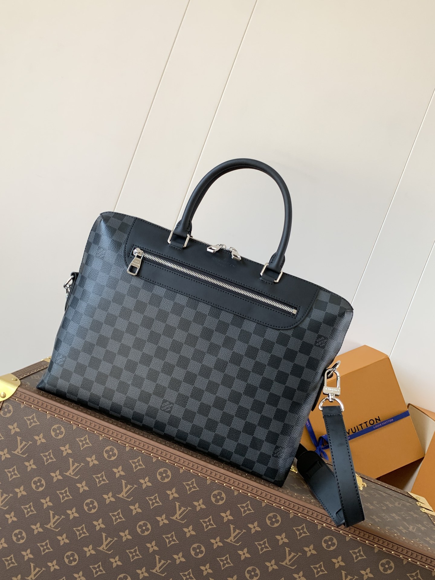 TOP Louis Vuitton LV Porte-Documents Jour Bag 37.0x28.0x6.0cm - Black